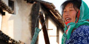 Travel Photography: Chinese Gondoliera in Suzhou