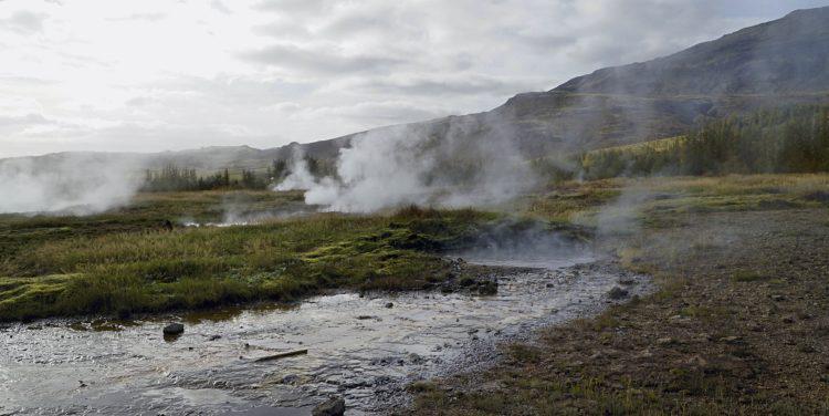 Golden Circle Tour: Iceland Geyser