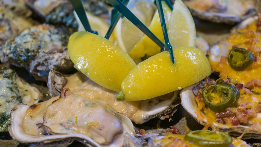 Best Restaurants in Mobile Alabama: Wintzell's Oyster House